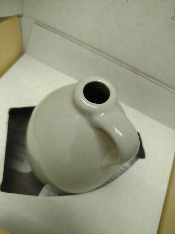 lot 156 image: Pfaltzgraff Bicentennial Crock and Jug