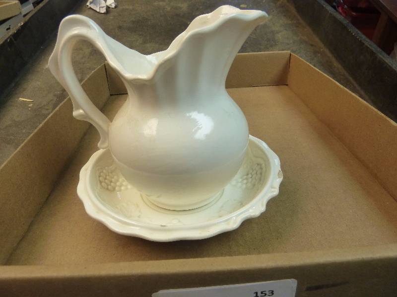 lot 153 image: Small Pitcher and Bowl