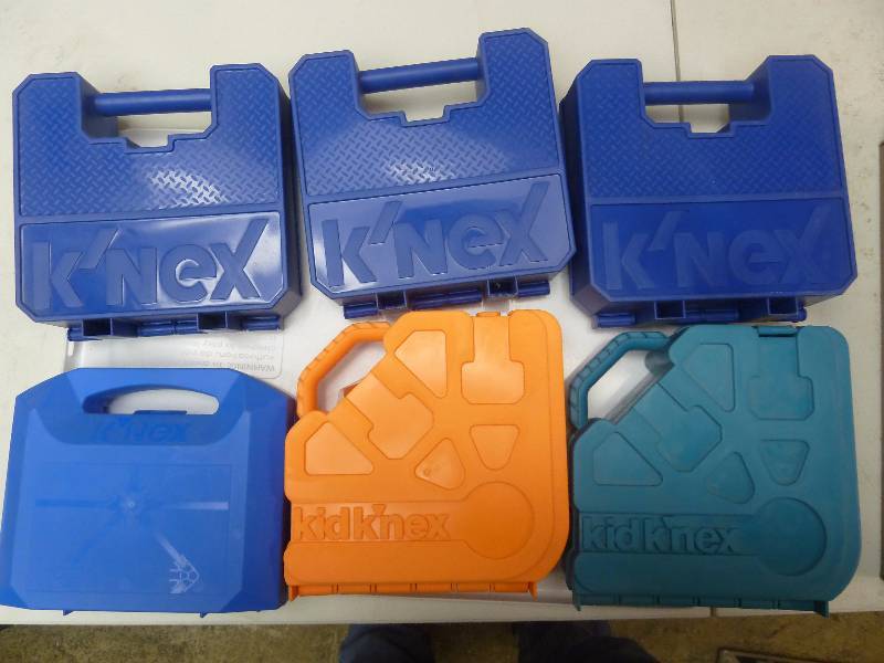 lot 195 image: Knex Lot