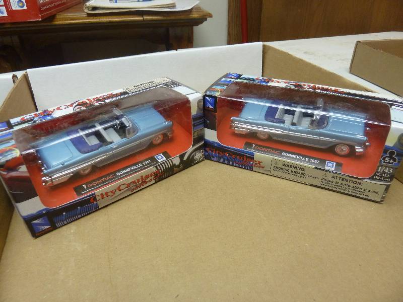lot 201 image: Collectible Die Cast Cars