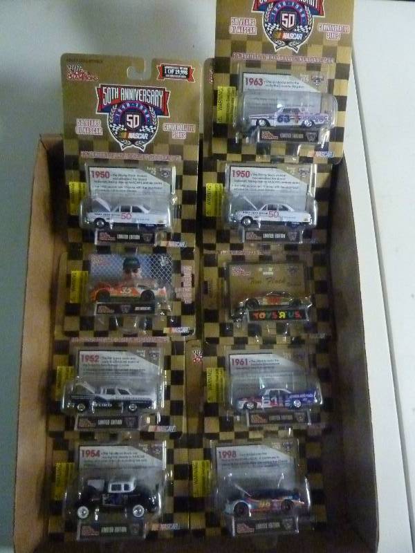 lot 205 image: Collectible Die Cast Cars