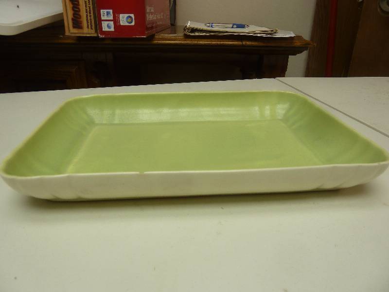 lot 242 image: Vintage Red Wing Dish