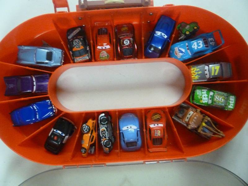 lot 277 image: Pixar Cars Car Tote