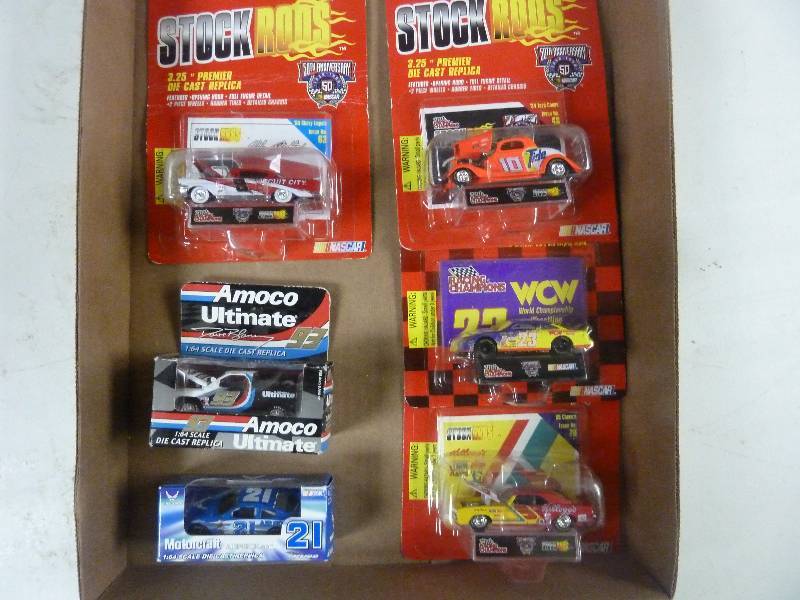 lot 279 image: Collectible Die Cast Cars - New In Package