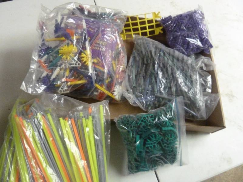 lot 283 image: Knex Lot