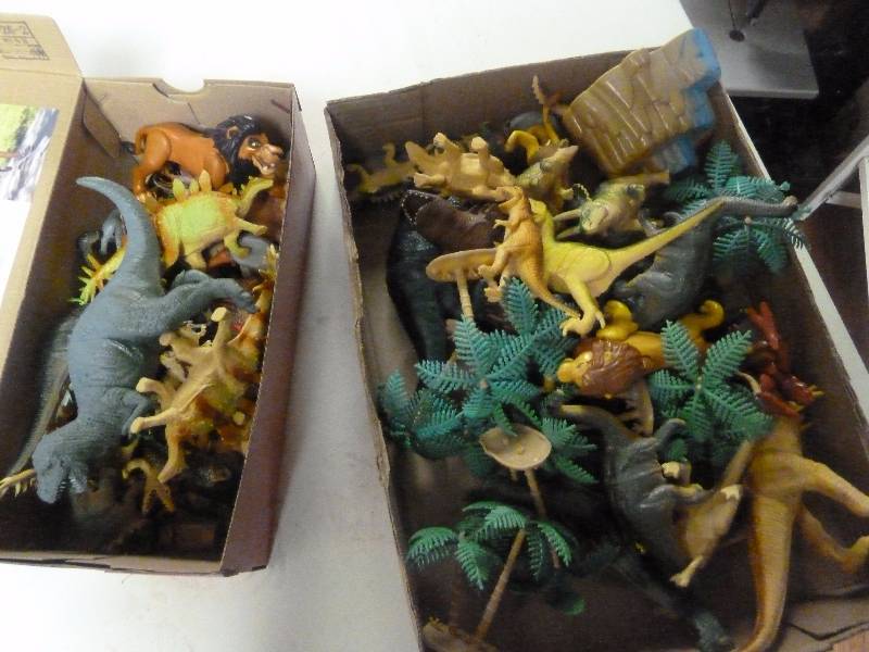 lot 306 image: Dinosaur Lot