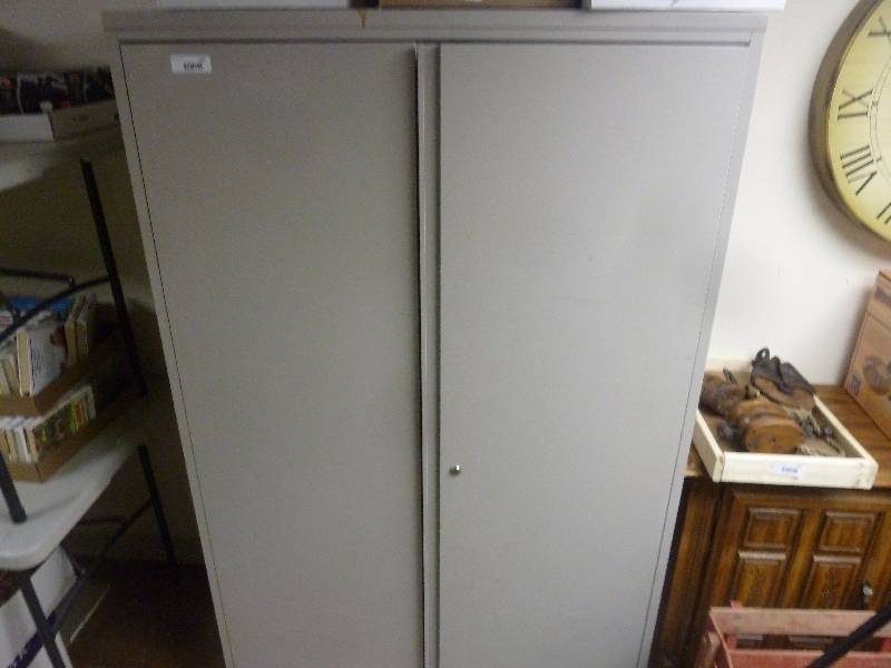lot 345 image: Large Metal Storage Cabinet