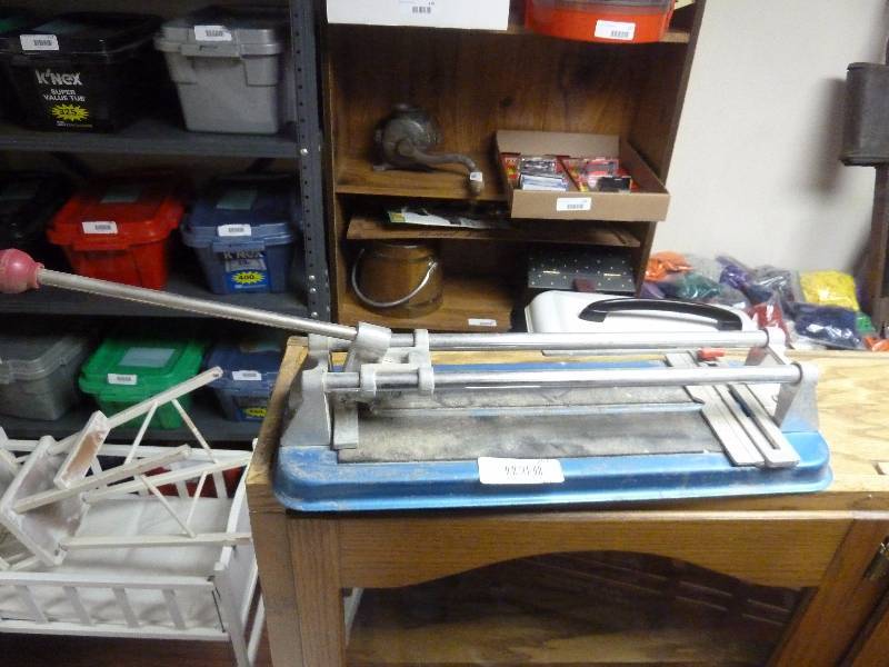 lot 357 image: Tile Cutter