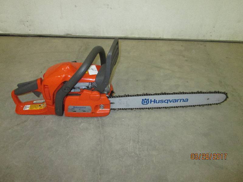lot 4 image: Husqvarna 440 Chainsaw