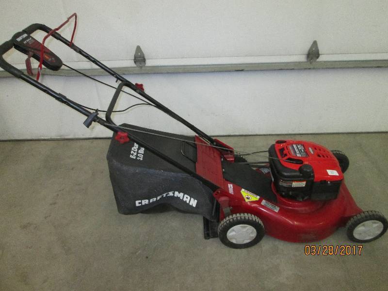 lot 12 image: Craftsman Lawn Mower