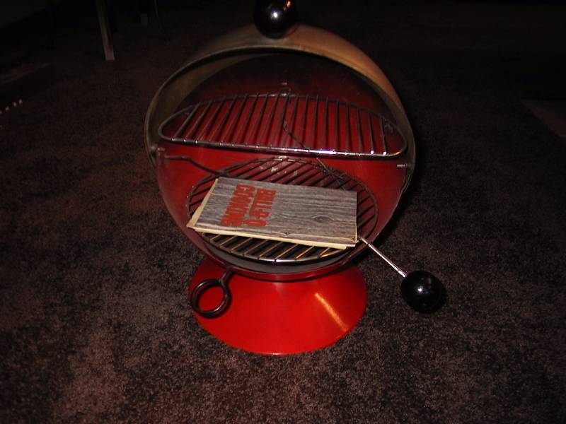 lot 45 image: vintage mid century modern shepherd ball BBQ grille space age BBQ mod  (a very unique grill that is hard to find) instructions included
