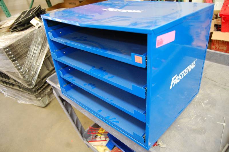 lot 15 image: 4 Drawer Large Scoop Compartment Rack