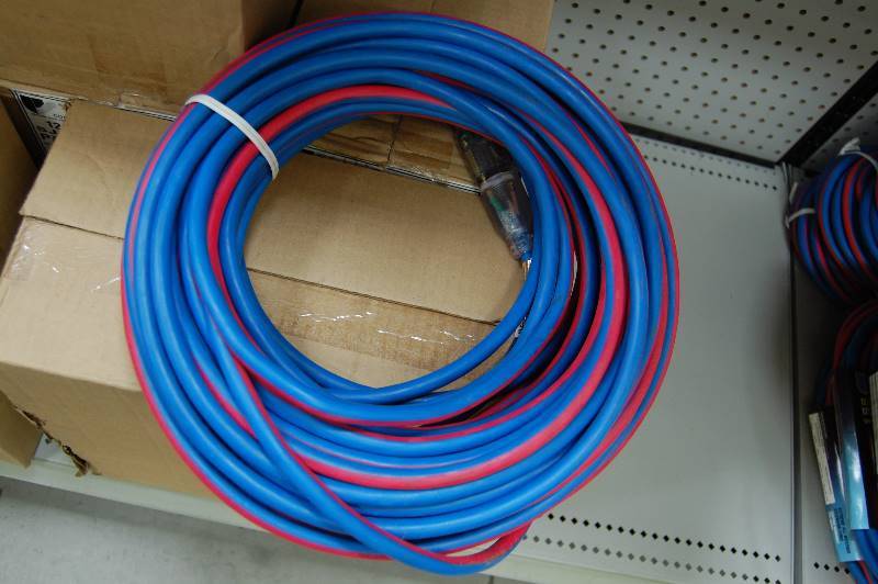 lot 33 image: 123 100 OUTDOOR EXTENSION CORD