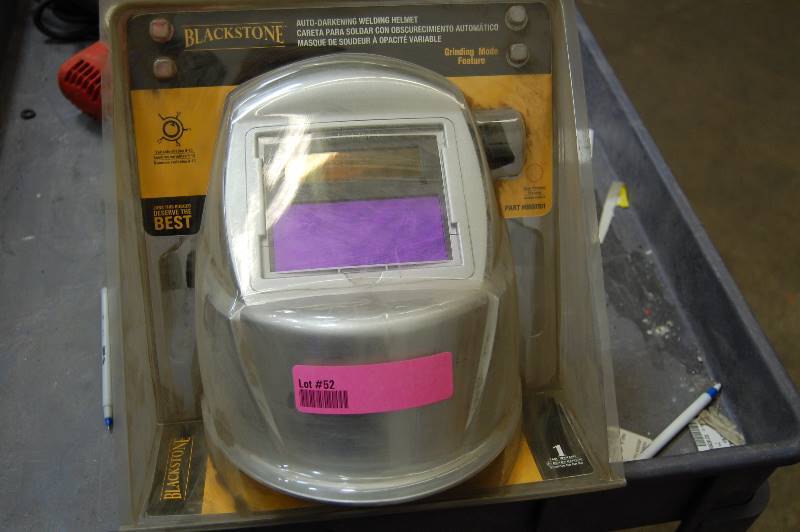 lot 52 image: Auto Darkening Welding Helmet