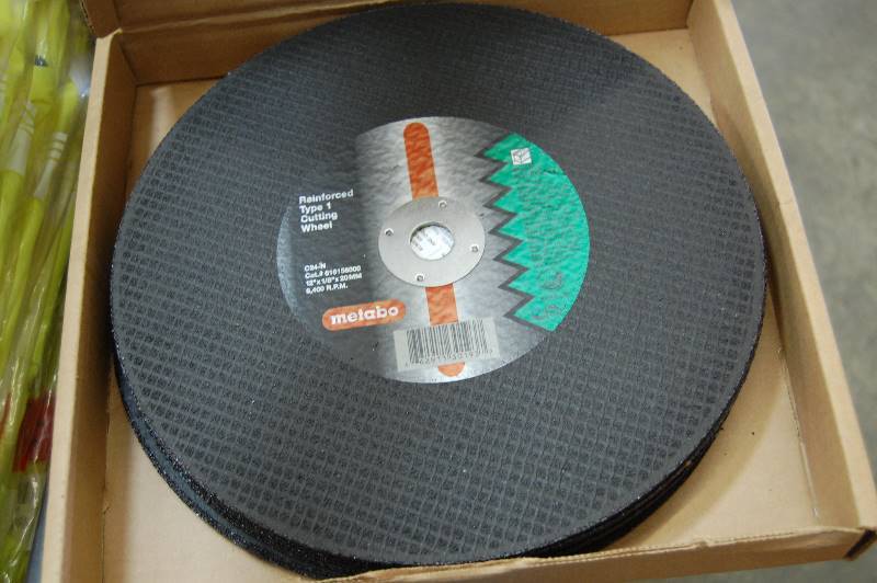 lot 23 image: 12 x 18 x 1 C24N Type 1 High Speed Saw Cutting Wheel