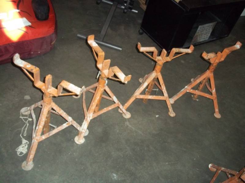 4 Jack stands