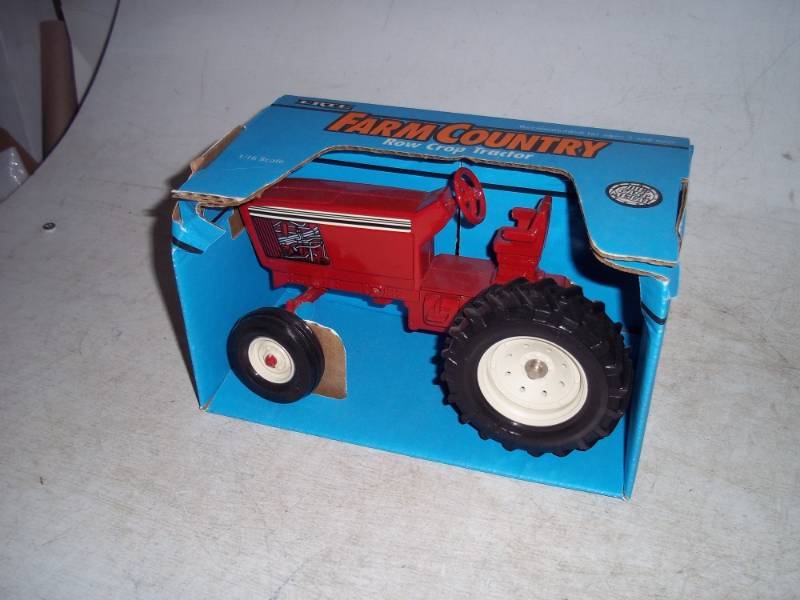 Ertl 116 Scale Tractor