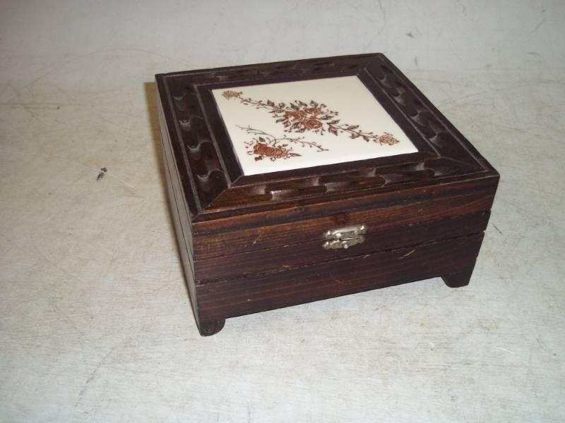 Nick Knack Box