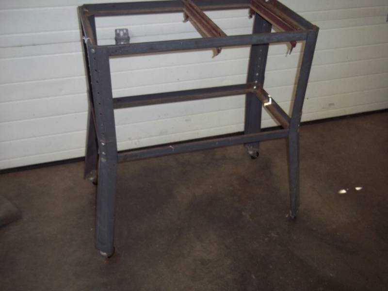 Tool Stand on Wheels