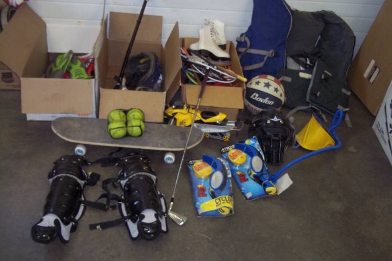 Outdoor fun pack,catcher gear,water baloons,see pictures for more