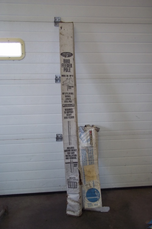 Bird Pole Feeder  and clothes line pole