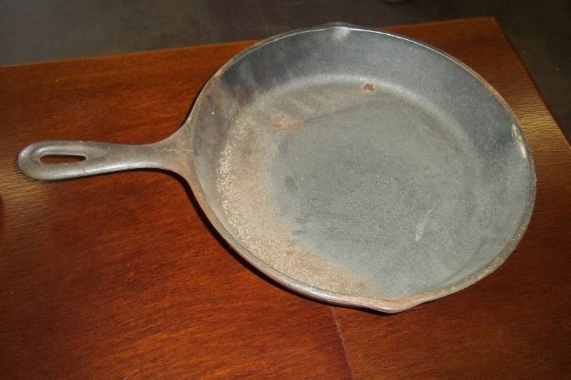 10 cast iron pan