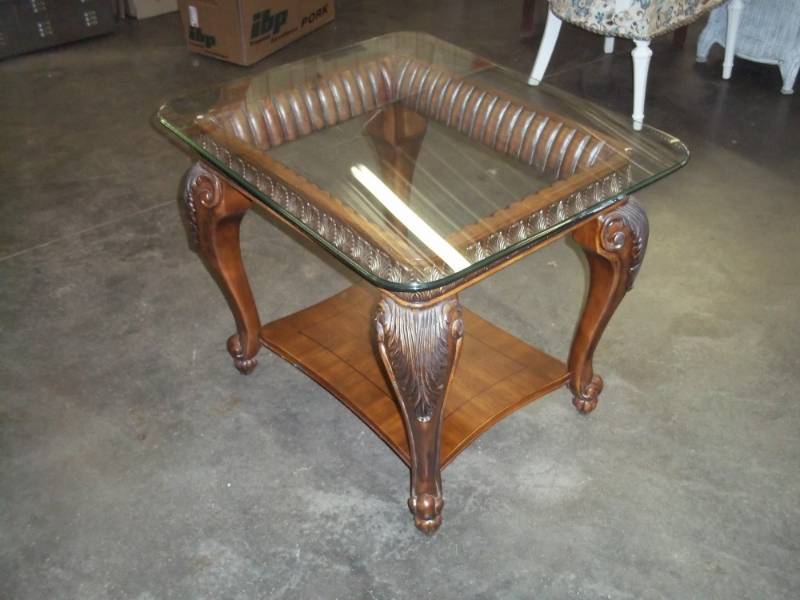 Glass top end table 31 x 25