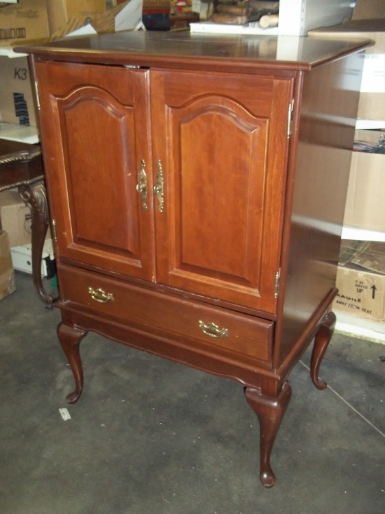 31 x 22x 48 TV stand