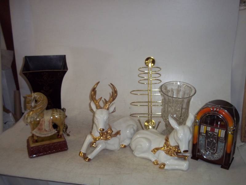 Household Dcor doe&buck,horse,crystal vase, towel rack, vase