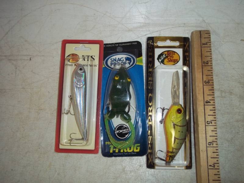 3 Assorted fishing Lures