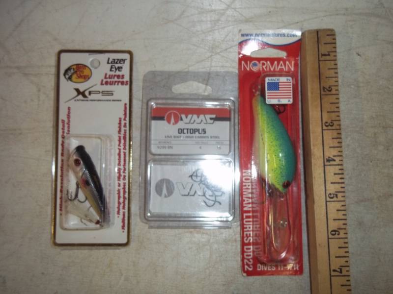 3 Assorted fishing Lures