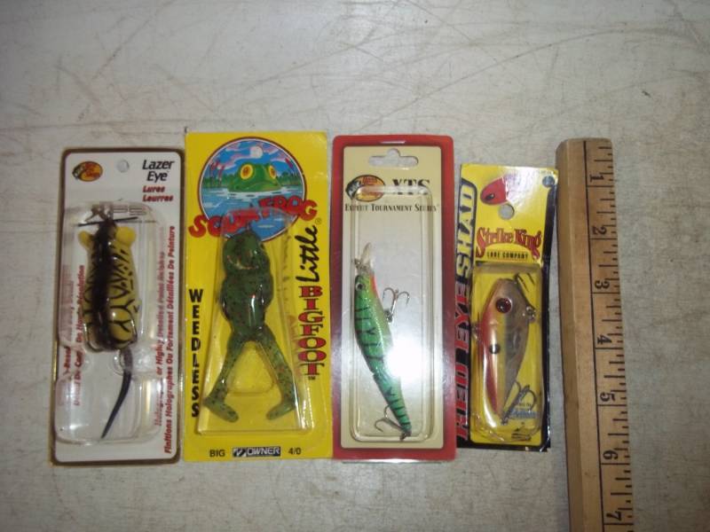 4 Assorted fishing Lures