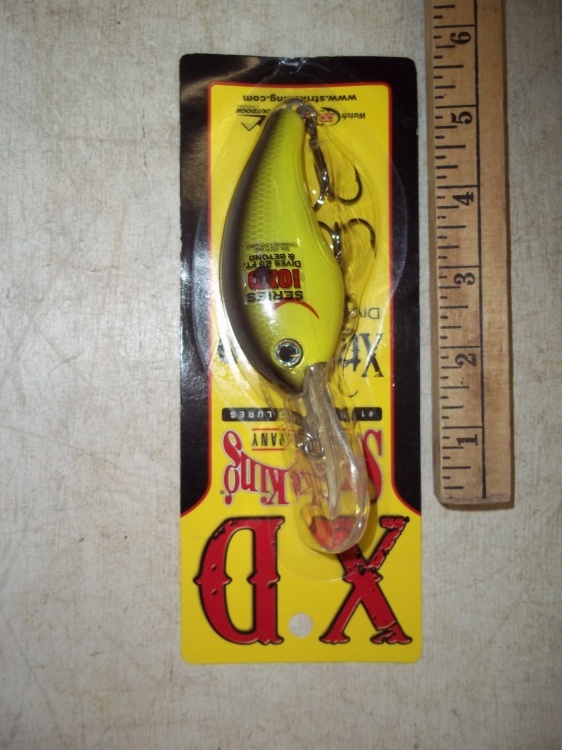 One Muskie  fishing Lures
