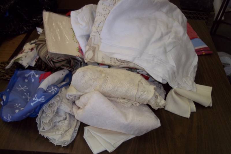 Table clothes and aprons