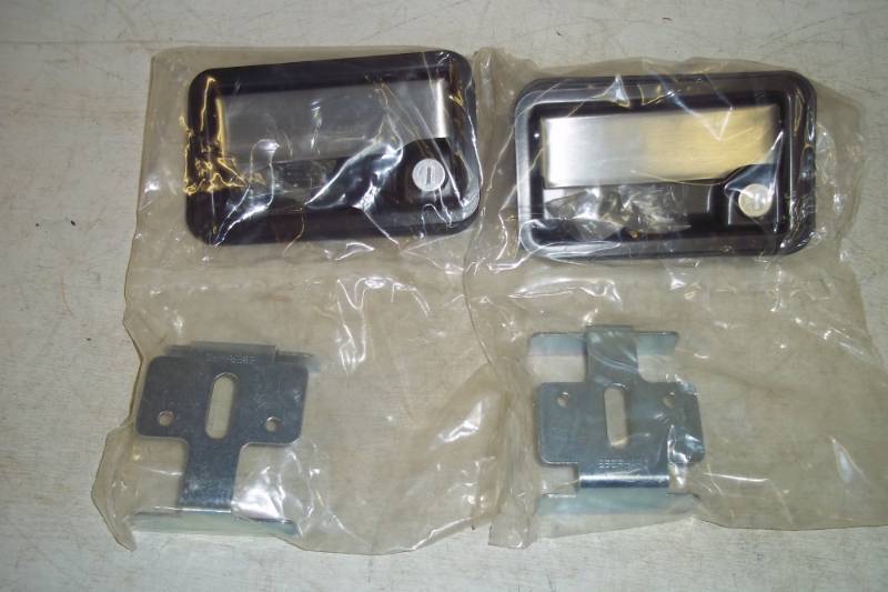 Pair of Lockable Truck Tail Gate Latch with keys
