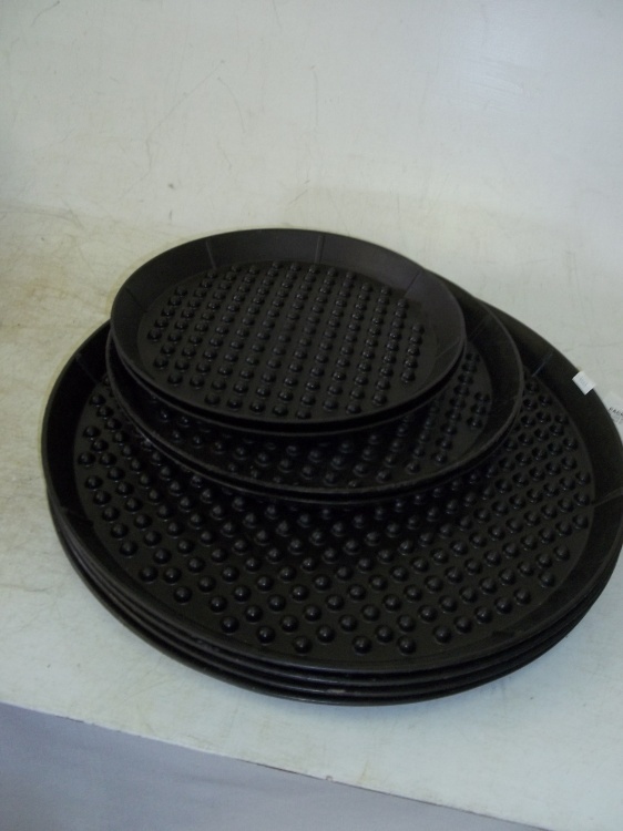lot 37 image: 16  12 10 plastic assorted trays 8 total