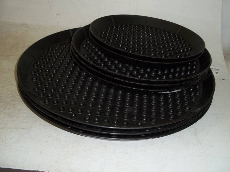 lot 38 image: 16 12  10 plastic assorted trays 8 Total