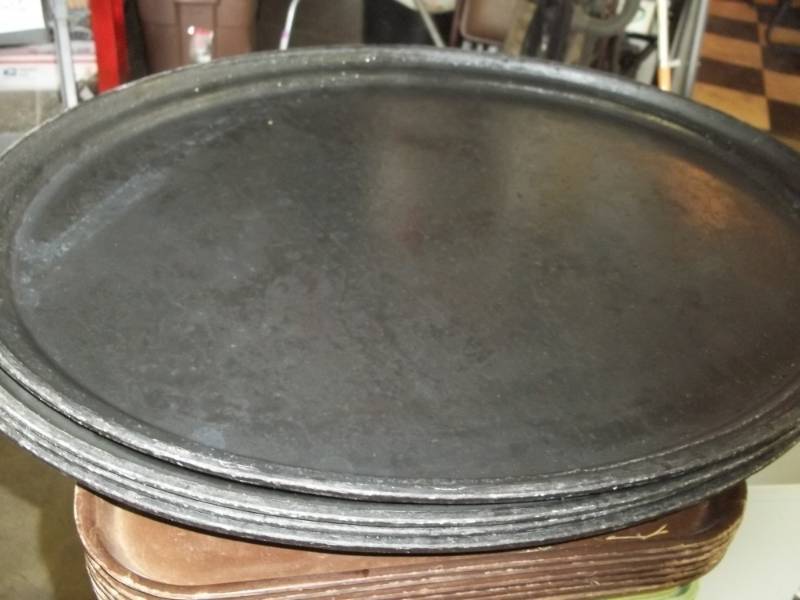 lot 41 image: 26  serving trays 4 Total