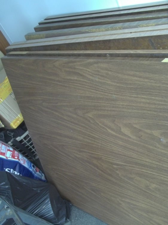 lot 61 image: Unassembled Table 36 x 36 x 30