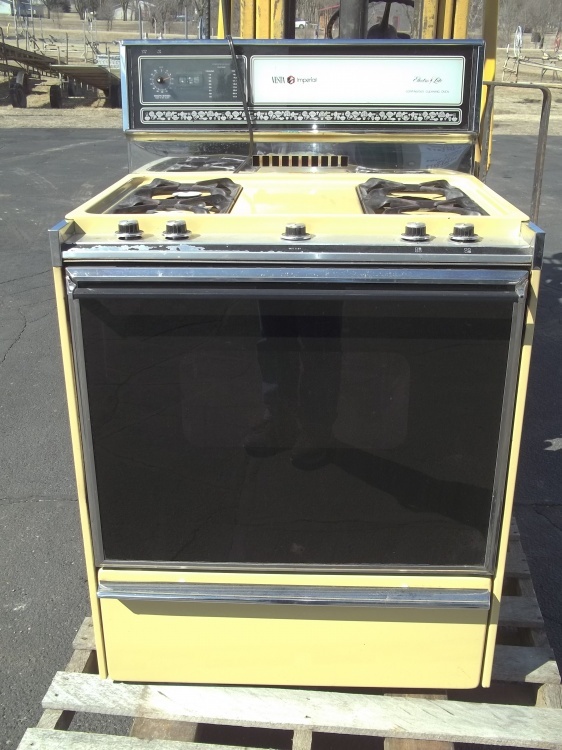 lot 89 image: Vista Imperial gas range