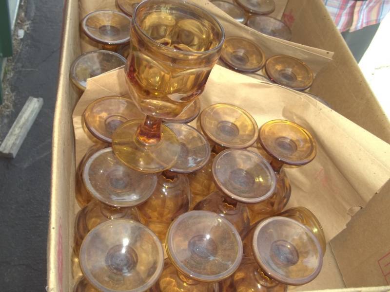 lot 101 image: 25 Glasses