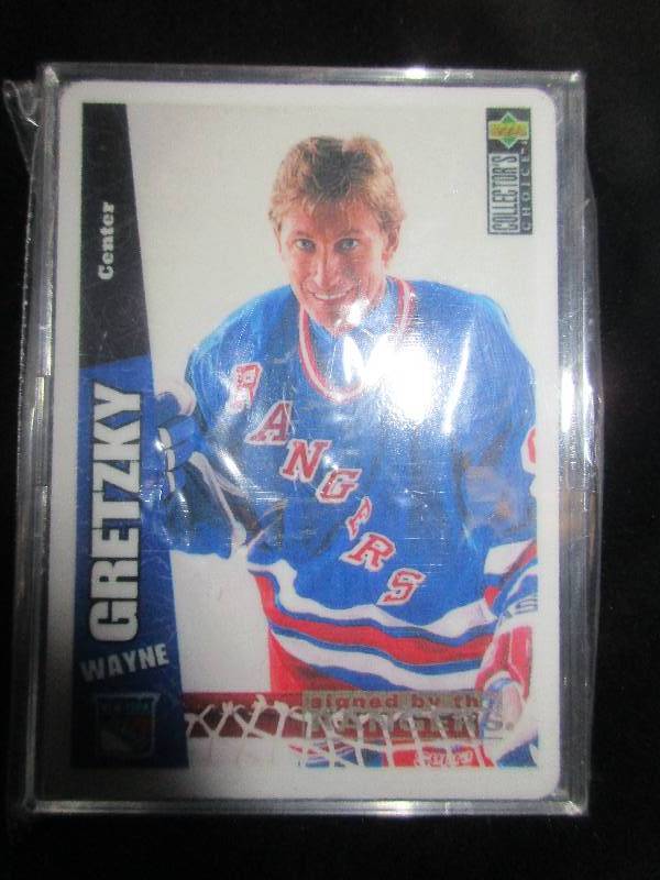 Wayne Gretzky 4 card signature series ceramic collectors set. 2 cards are signed - #309 of 100