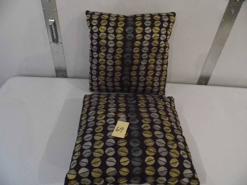 Set of 2 Pillows