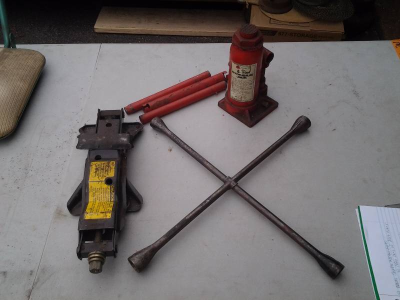 2-Jacks 1-6 Ton
