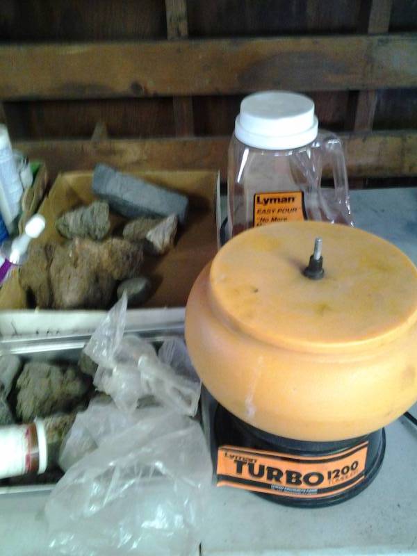 Lapidary Related Lyman Turbo Tumbler, Tumbler Media, Rocks