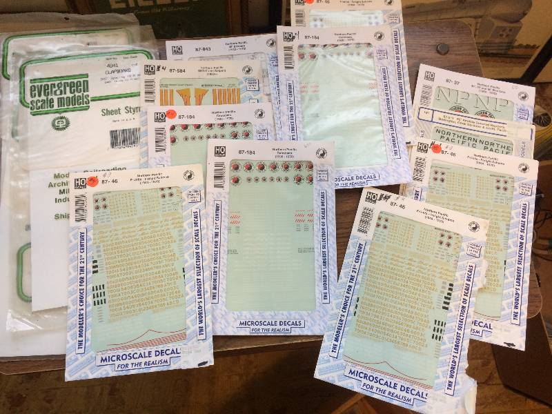lot 16 image: Assorted Hobbyist Clapboards and Decals
