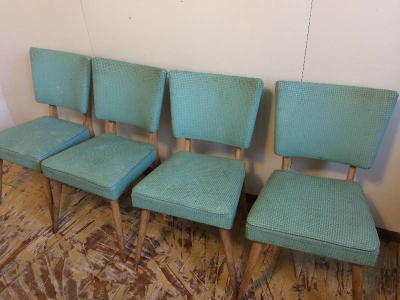 lot 28 image: Vintage Armless Chairs