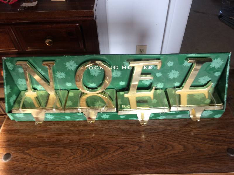 lot 41 image: Noel Stocking Hangers
