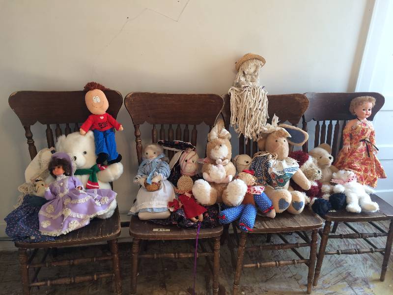 lot 52 image: Assorted Stuffed Animals