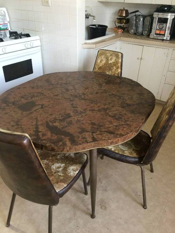 lot 55 image: Kitchen Table and Chairs